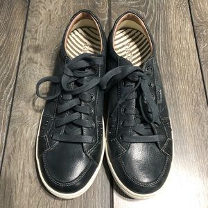 Taos Freedom Gray Leather Studded Sneakers Sz 8.5